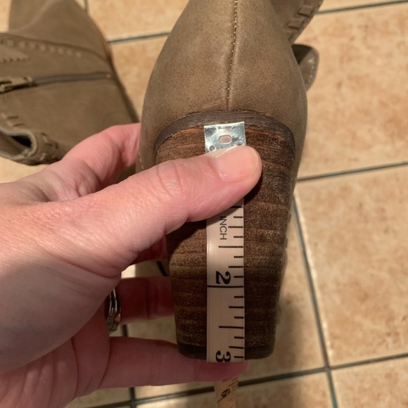 Zigi Soho Halyn Ankle Boot in Taupe size 10 - Picture 13 of 13